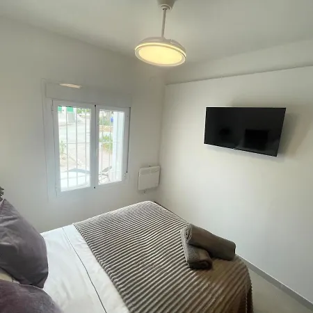 Stunning Modern 2 Bedroom Bunga With Shared Pool *
