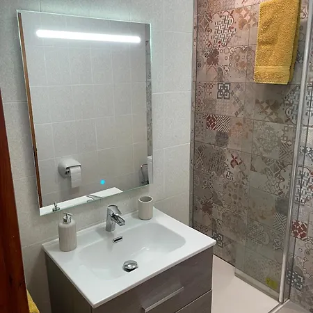 Διαμέρισμα Stunning Modern 2 Bedroom Bunga With Shared Pool *