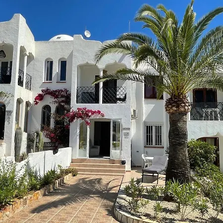 Stunning Modern 2 Bedroom Bunga With Shared Pool Διαμέρισμα Ifach