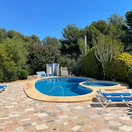 Stunning Modern 2 Bedroom Bunga With Shared Pool Διαμέρισμα Ifach