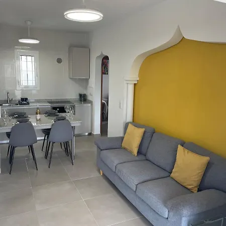 Stunning Modern 2 Bedroom Bunga With Shared Pool *